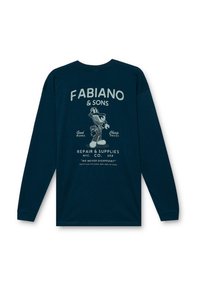 Camisa de manga larga azul marino con el texto "FABIANO & SONS", un mecánico de dibujos animados sosteniendo una llave inglesa y eslóganes de servicio de reparación en la parte de atrás.