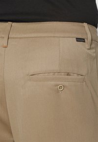 icebreaker BERLIN - Pantalon classique - MEDIUM BEIGE
