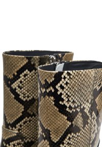 Woden ANN SNAKE - Gležnjače s punom petom - snake