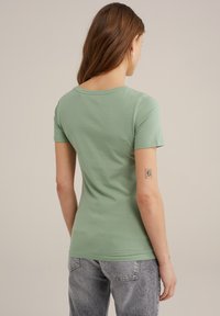 WE Fashion Paprasti marškinėliai - green