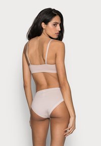 Sloggi WEEKEND TAI 3 PACK - Slip - skin/dark combination