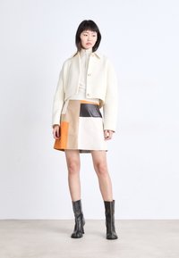 Marc Cain Skinnskjørt - bright pumpkin