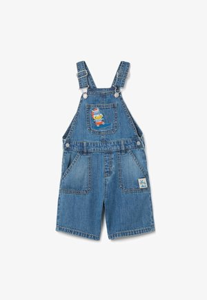 Lichtblauwe denim overalls met verstelbare banden, voorzakken en een geborduurd ontwerp op de borstzak.