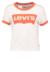 Valkoinen lyhythihainen t-paita, jossa on oranssi kaulus ja hihansuut, ja joka esittelee suurta oranssia Levi's-logoa rinnan kohdalla.