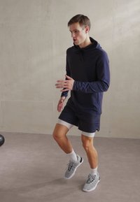 ICANIWILL STRIDE - Šortai „du viename“ - navy