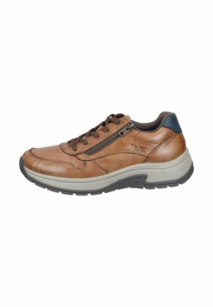 Basket en cuir marron avec une finition texturée, un design à lacets, une fermeture éclair sur le côté et un accent bleu contrastant au niveau du talon. Semelle épaisse blanche et grise.