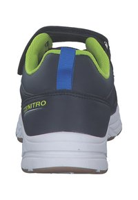 Dunkelblaue Sport Schuhe mit einem Obermaterial aus Mesh, grünen Akzenten, einer blauen Schlaufe und einer weißen Sohle. Verfügt über einen verstellbaren Klettverschluss.