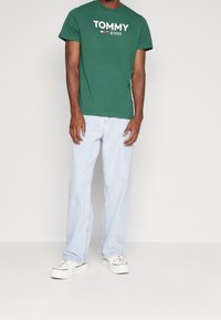 Tommy Jeans Camiseta estampada - green