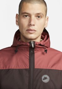 Nike Sportswear - Regnjacka - brown basalt/dark beetroot/canyon rust - 3