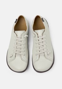 Camper PEU  - Stringate sportive - pastellgrau
