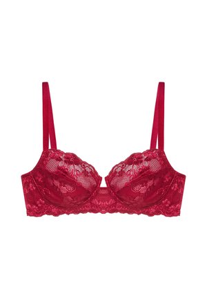 Soutien-gorge rouge en dentelle avec armatures, bonnets semi-transparents, bretelles réglables et finitions en dents de scie. Présente un motif floral et une texture lisse.