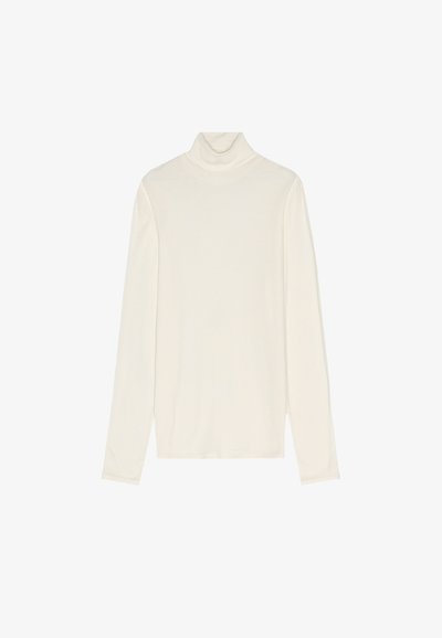 Langärmliges Oberteil mit hohem Kragen aus weichem, cremefarbenem Stoff. Es hat eine schlanke Passform und eine glatte Textur ohne sichtbare Muster oder Akzente.