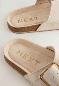 Next REGULAR FIT -BUCKLE - Slip-on sandaler - stone