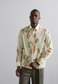 NN.07 FREDDY - Ing - sand