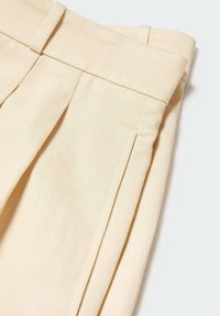 Mango Shortsit - beige