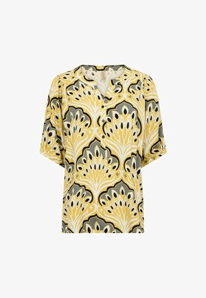 Blúzka s krátkym rukávom v žltej a sivej farbe s kvetinovým vzorom, s výstrihom do V a textúrou látky, ktorá vyzerá ľahko a voľne splýva.