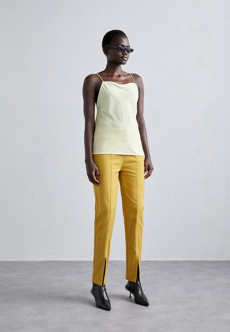 032c GOLDEN ORB - Débardeur - plastic yellow