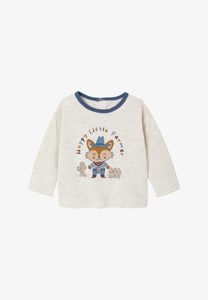 Langärmliges cremefarbenes T-Shirt mit einem blauen Kragen, das einen Cartoonfuchs in einem karierten Hemd und Hut zeigt. Der Text lautet „Fröhlicher kleiner Bauer.“