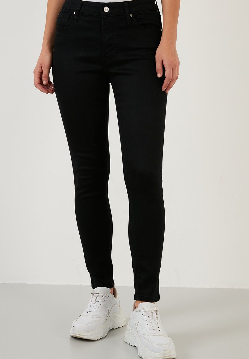 LELA Uske traperice - black black