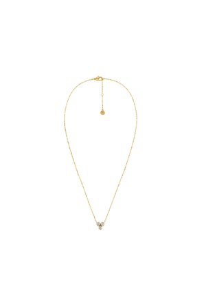 Kultaketju, jossa on kolme toisiinsa linkitettyä pyöreää riipusta, joissa on pieniä kristalleja, hienostunut muotoilu ja säädettävä pituus.