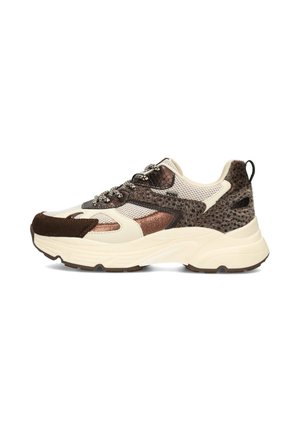 Sneaker chunky con rete beige e accenti in stampa animale. Presenta dettagli in bronzo, elementi in suede e lacci rotondi. Suola spessa e texturizzata.