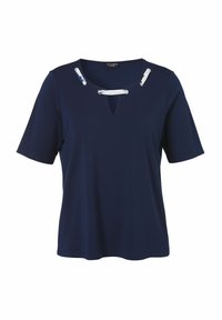 Marineblauwe korte mouw shirt met een ronde halslijn en een keyhole-opening, met witte accenten bij de kraag en zachte, gladde stof.