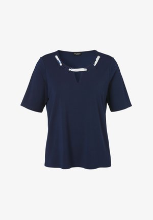 Marineblaue Kurzarmbluse mit Rundhalsausschnitt und einer Schlüssellochöffnung, versehen mit weißen Akzenten am Kragen und einem weicheren, glatten Stoff.