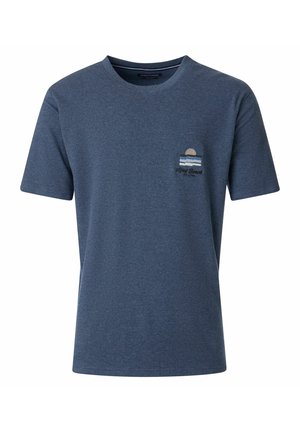 Blaues kurzärmliges Baumwoll-T-Shirt mit Rundhalsausschnitt, das ein kleines bedrucktes Sonnen- und Wellenmotiv in Weiß und Beige auf der linken Brust zeigt.