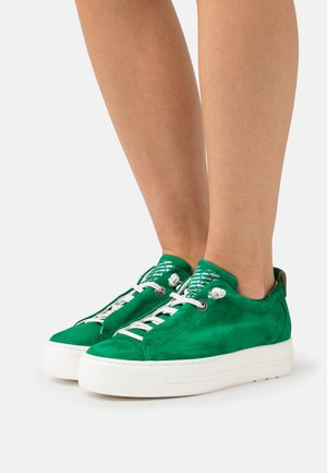 Trainers - royal green