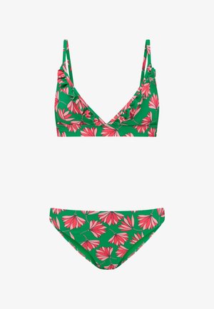 Set de bikini verde cu un model floral, prezentând flori roz. Bustiera are un design cu decolteu în V și curele ajustabile; partea de jos este într-un stil clasic de chiloți.