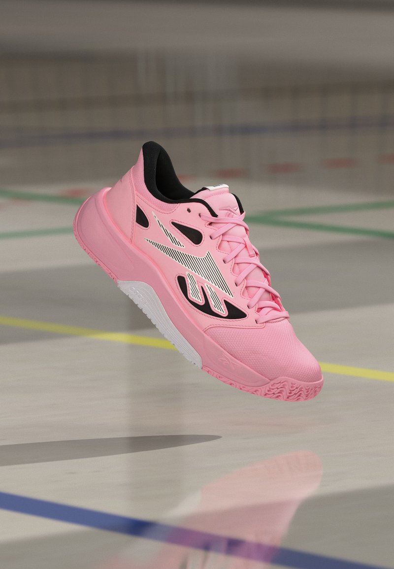 Reebok ENGINE expressive pink/black/white/pink