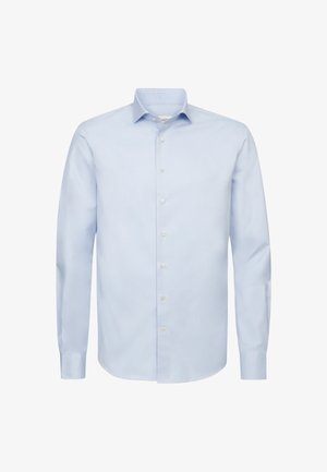 Jasnoniebieska koszula z długim rękawem, wykonana z gładkiego materiału, z zapięciem na guziki z przodu, kołnierzem typu spread i lekko dopasowanym krojem.