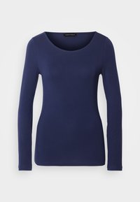 Marineblå langermet T-skjorte laget av mykt materiale med rund hals og tettsittende design. Ingen synlige mønstre eller aksenter.