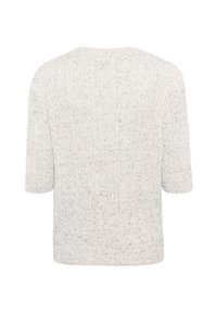Stickad tröja i ljusgrått med mörka fläckar, med korta ärmar och rak skärning. Texturerad yta med ett ribbat mönster.
