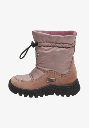 Botte d’hiver rose pour enfant avec semelle noire robuste, fermeture réglable par cordon et étiquette « Rain Step » sur le côté.