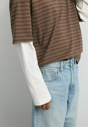 PULL&BEAR, BALLOON - BAGGY JEANS - Jeans baggy - blue denim