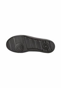 Semelle de chaussure en caoutchouc noir avec une texture antidérapante, motifs circulaires près du talon et de l'orteil, et le nom de la marque "bugatti" embossé.