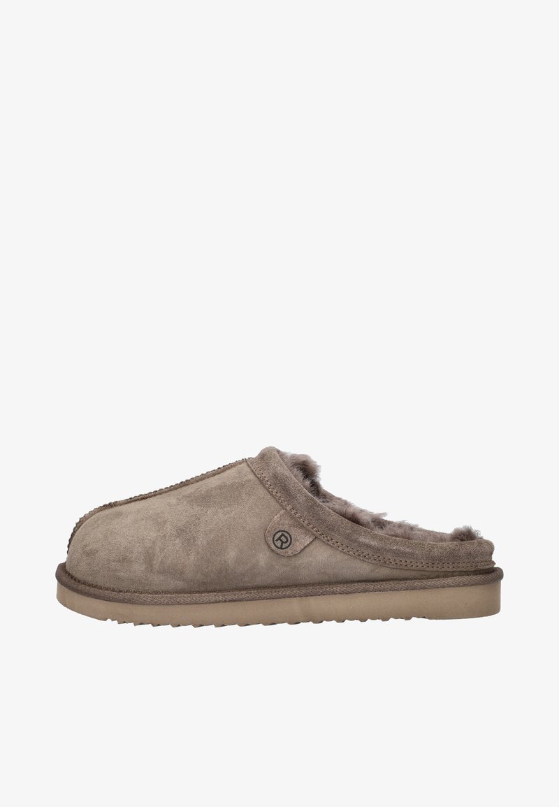 Brune ruskinds slip-on slippers med faux fur-foring og polstret indersål. Runde tå, syede detaljer og gummisål for godt greb.