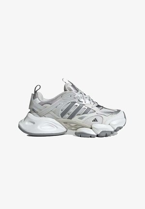 adidas Performance, XLG RUNNER DELUXE UNISEX - Chaussures de running - grigio