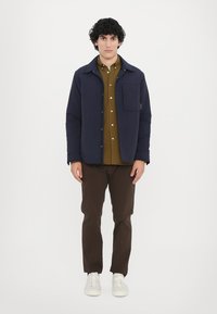 CLOSED QUILTED OVERSHIRT - Winter jacket - dark night