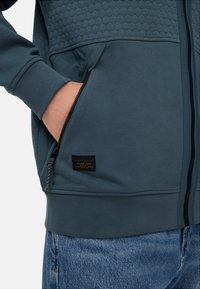 camel active MIT KAPUZE - Sweat zippé - tinted blue