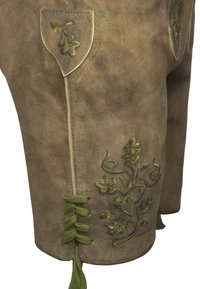 Pantaloni chadri in suede marrone con motivi foglia verdi ricamati, una tasca laterale con cuciture decorative e dettagli verdi lungo le cuciture.