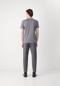 BOSS TALES - Paprasti marškinėliai - dark grey