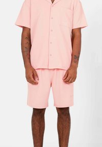 Unselected, pink