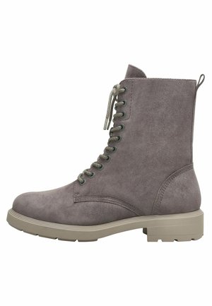 Graue Wildleder-Ankle Boots mit Schnürdesign, runder Zehenpartie und robuster Gummisohle. Mit Metallösen und einer Zuglasche auf der Rückseite.