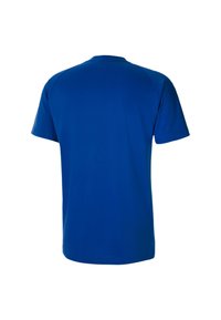 Camiseta de manga corta azul de algodón, con cuello redondo y una textura suave. Sin logotipos ni patrones visibles. Vista posterior mostrada.
