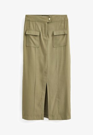 Jupe crayon khaki avec deux poches avant, de longueur moyenne, détail de fente à l'avant, taille plate et fermeture à bouton. Texture de tissu lisse.