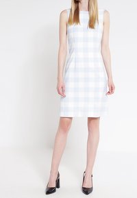 More & More Pouzdrové šaty - light blue