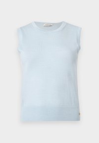 Haut sans manches en tricot bleu clair avec un col rond et un petit détail doré près de l'ourlet inférieur, étiquette "ANINE BING" à l'intérieur du col.