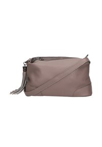 Sac bandoulière en cuir taupe doux avec fermeture éclair supérieure, sangle ajustable et pampille décorative sur le côté.
